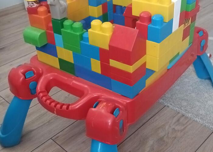 Grajewo ogłoszenia: Sprzedam stolik Mega Bloks z bardzo dużą ilością klocków...